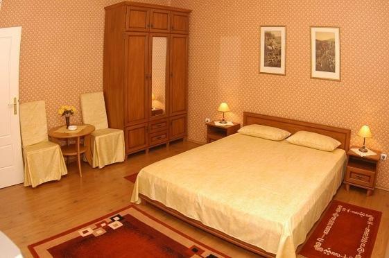 Peron Panzio Bed & Breakfast Debrecen Exterior photo